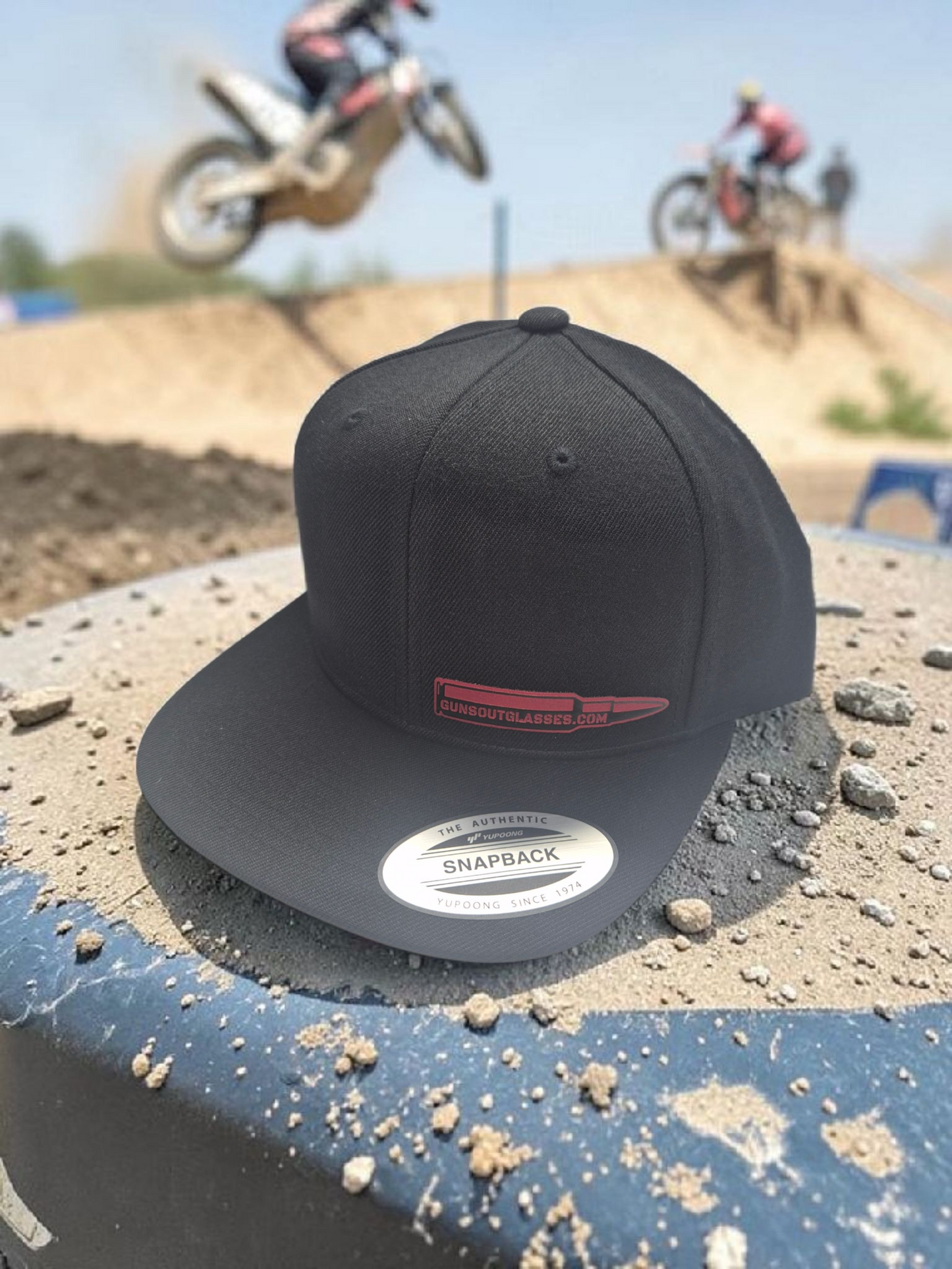 Flat Beak - Snapback Black with Red Patch
